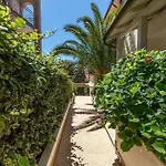 Wohnung In Pjescana Uvala Mit Grosser Terrasse