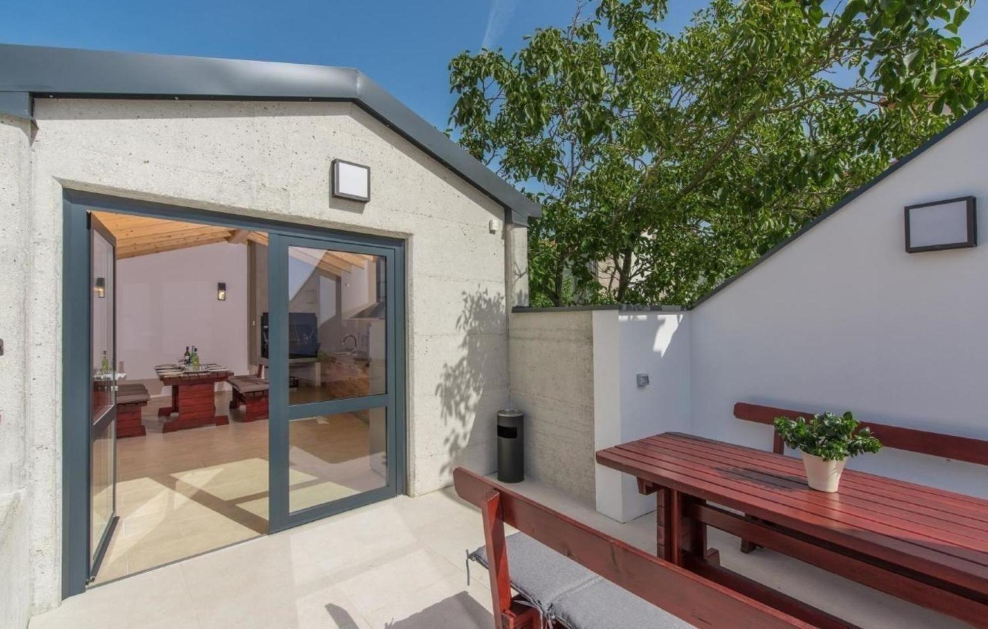 Apartman In Pjescana Uvala Mit Grosser Terrasse *