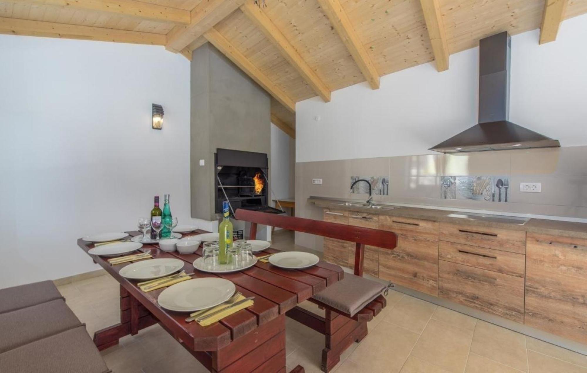 Apartman In Pjescana Uvala Mit Grosser Terrasse
