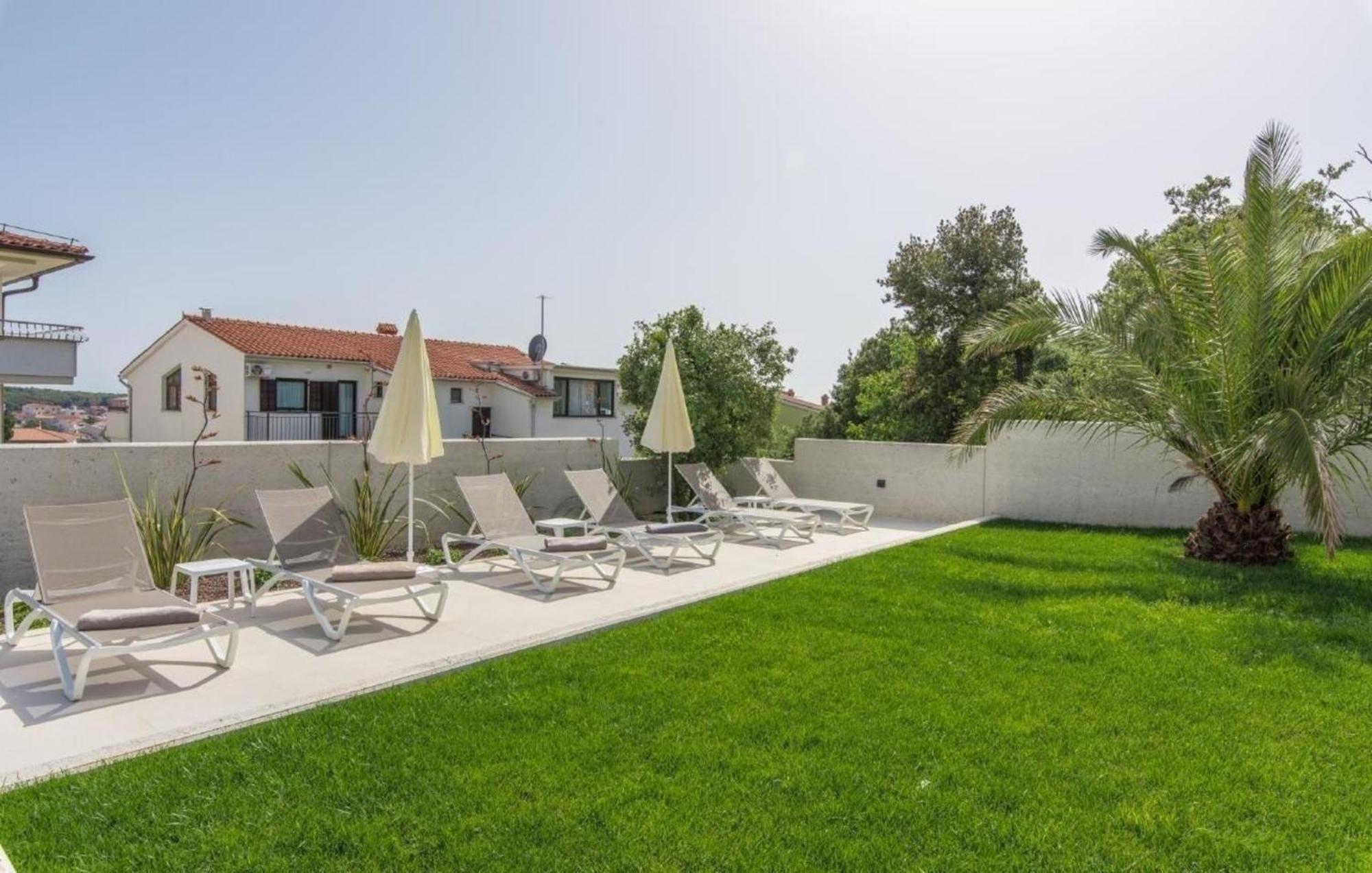 In Pjescana Uvala Mit Grosser Terrasse Apartman *