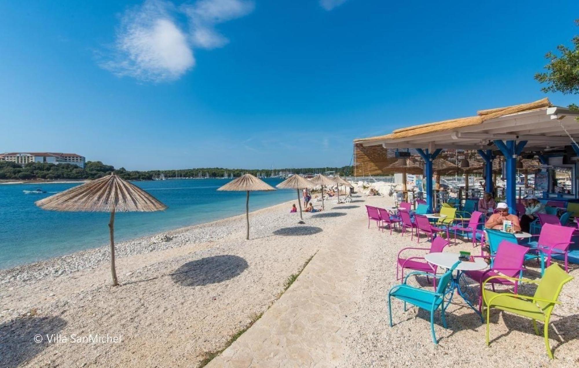 Apartman In Pjescana Uvala Mit Grosser Terrasse Pula